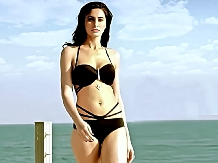 Bollywood Actresses, Bikini Look, flawless performance , skin, curved body.