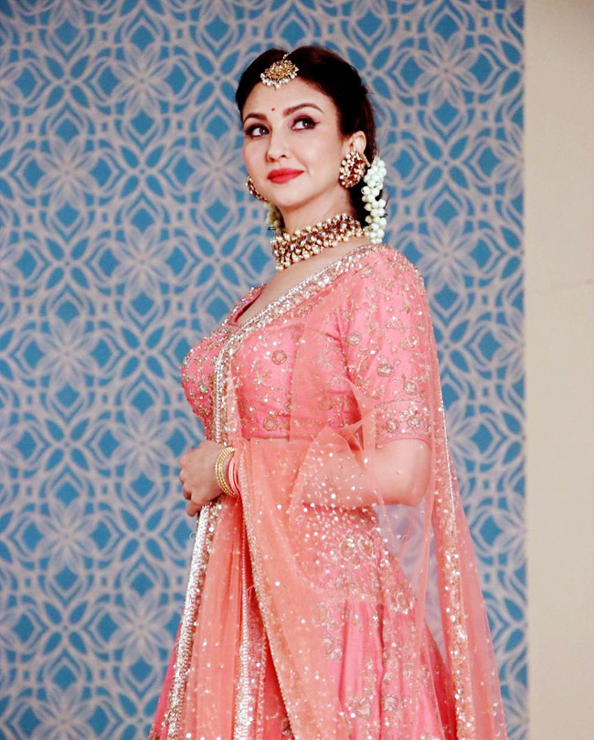 Anita Bhabhi Sizzles In A Dress Bhabhiji Ghar Par Hai Episode.