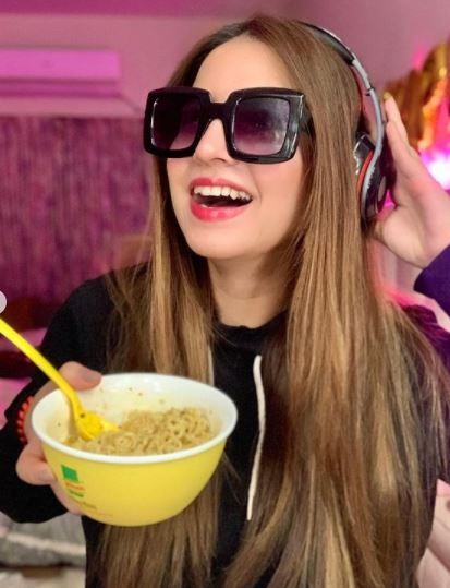 Dananeer Mobeen, viral video girl, viral video,powri girl name, powri girl pics