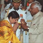 Lata-Mangeshkar-awarded-by-the-highest-civilian-bharat-ratan-honor