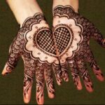 Heart-shaped-mehndi-designs-For-Women