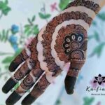 Semi-circle-front-hand-mehndi-design