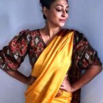 Blouse-with-Balloon-sleeves-