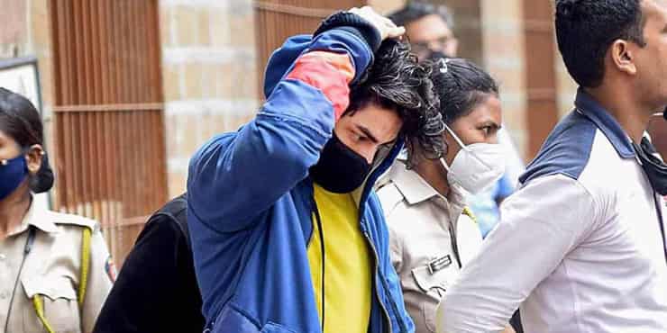 Bollywood Parties, Controversial Bollywood Parties, SRK and Aryan, Salman Khan & Shah Rukh Khan, Karan Johar's House Party