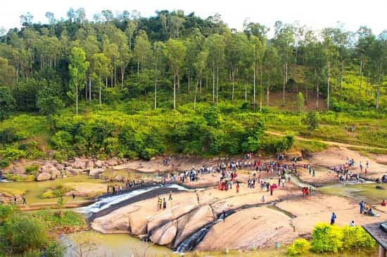 Araku Valley, resorts, Araku Tribal Museum, Bongulo Chicken, Vizag, Ananthagiri Hills, Borra Caves, Botanical Garden,