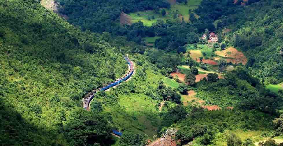 Araku Valley, resorts, Araku Tribal Museum, Bongulo Chicken, Vizag, Ananthagiri Hills, Borra Caves, Botanical Garden,