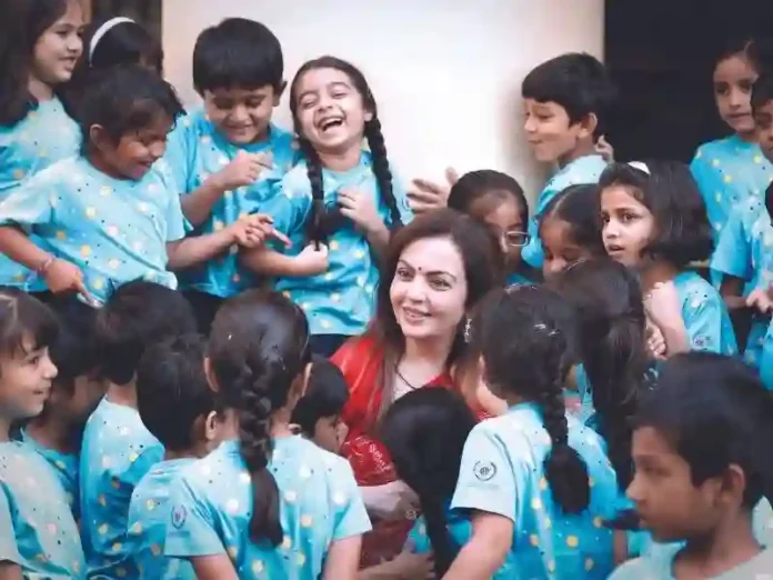 nita-ambani-with-underpriviledged-children