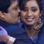 Udit-Narayan-kissing-Shreya-Ghosal