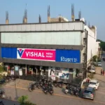 vishal-mega-mart-founder (1)
