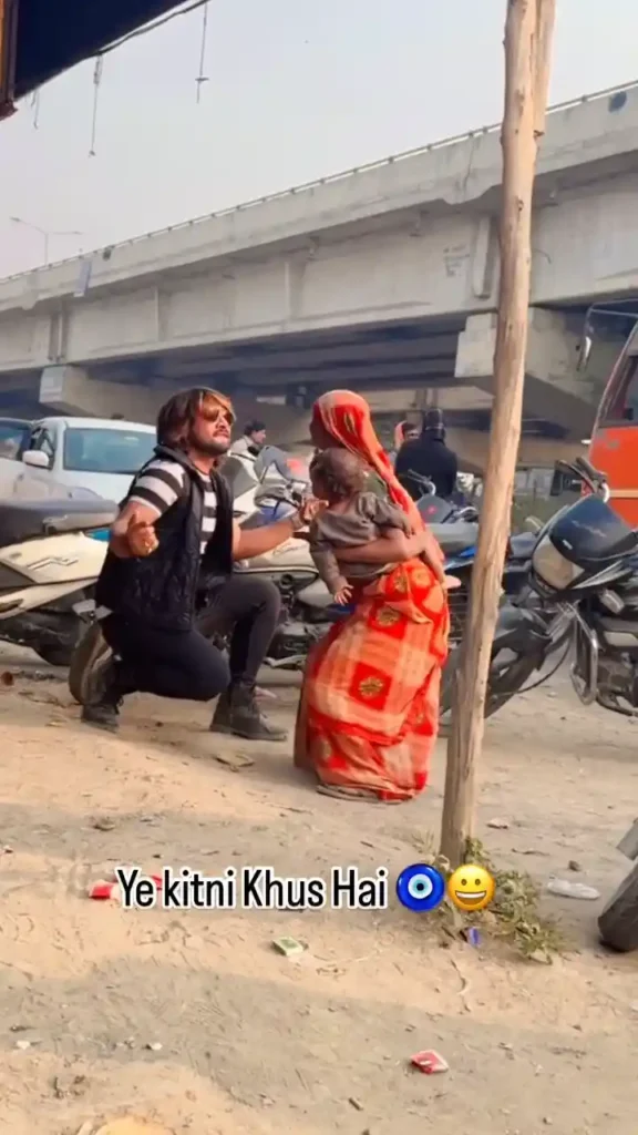 Woman begs but dances with child content creator Mohabbatein