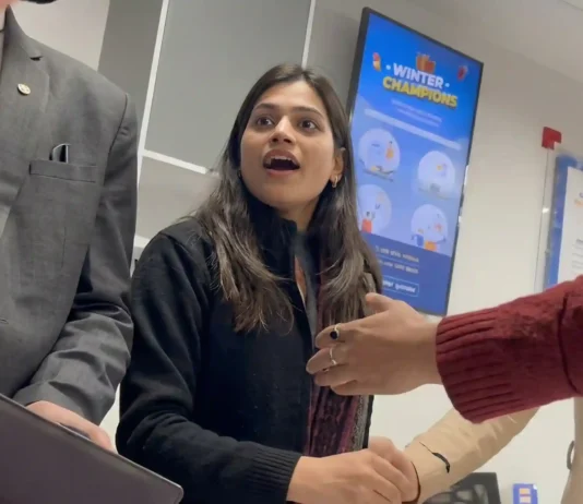 HDFC bank employee abuses customer Kanpur